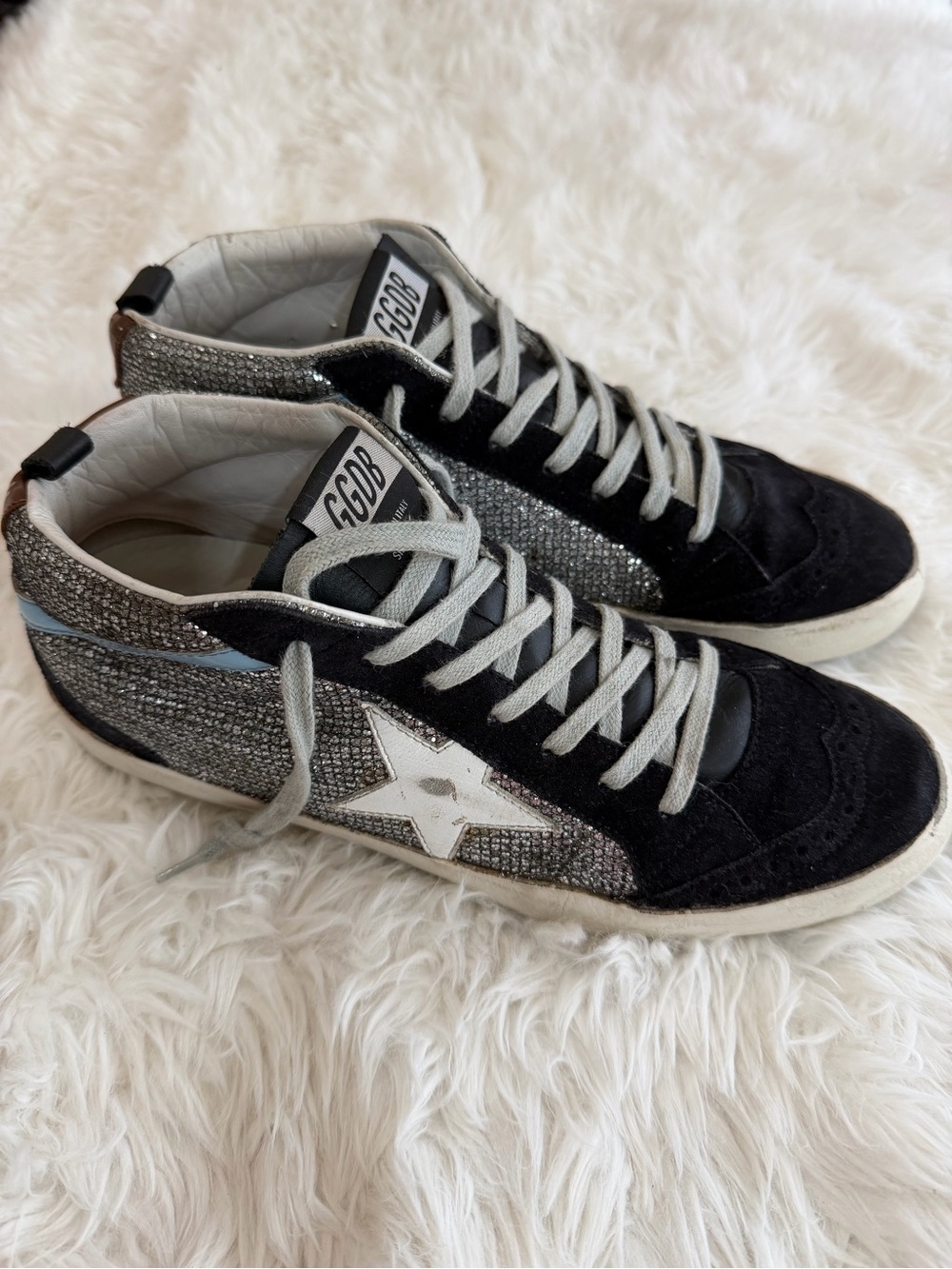 Golden Goose Mid Star Sneakers Disco Glitter
White Star Size 40 US 10